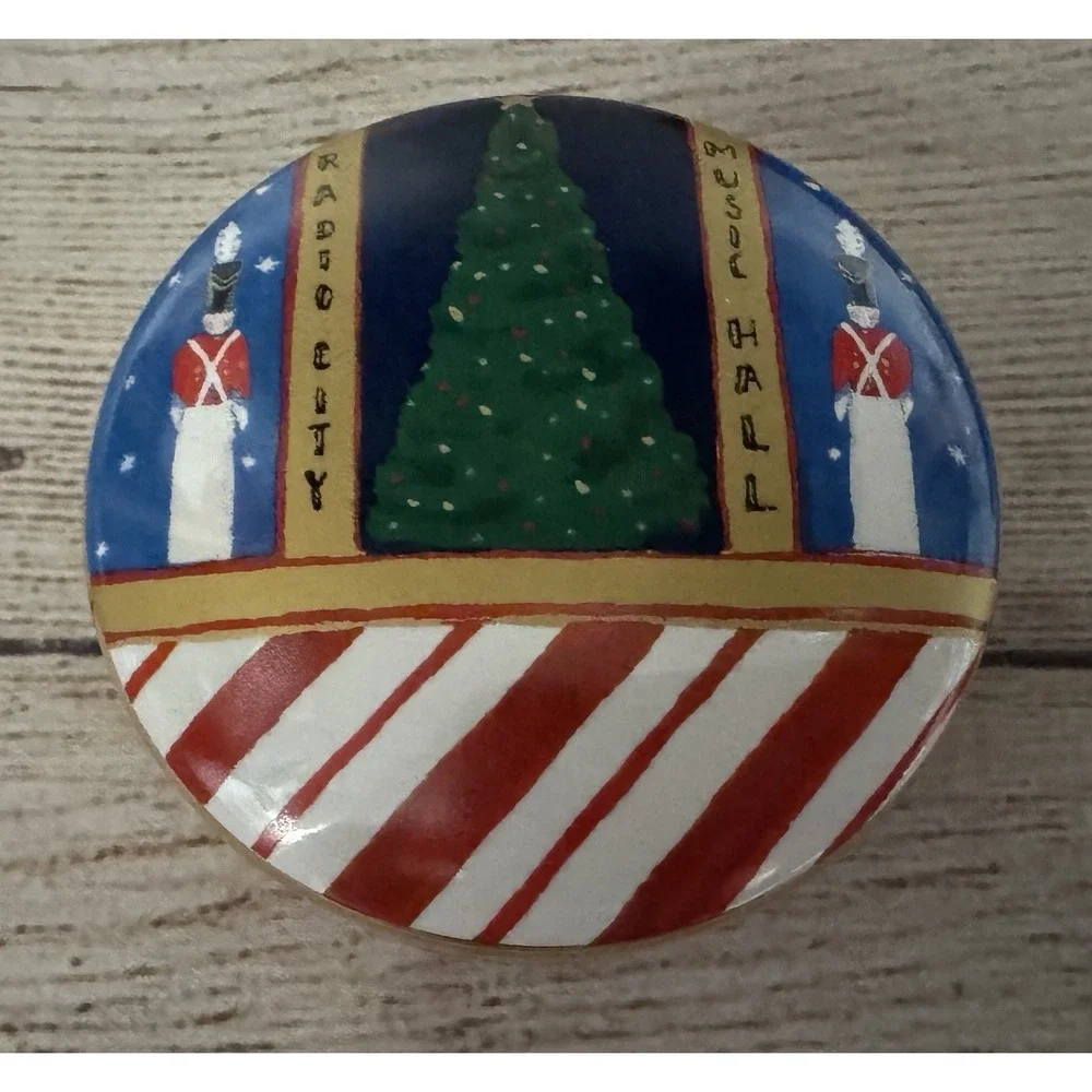 Pandora Jewelry Radio City Music Hall Ceramic Christmas Trinket Box w/Box GTubJ